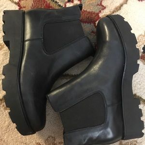 Steve Madden Black platform booties size 10